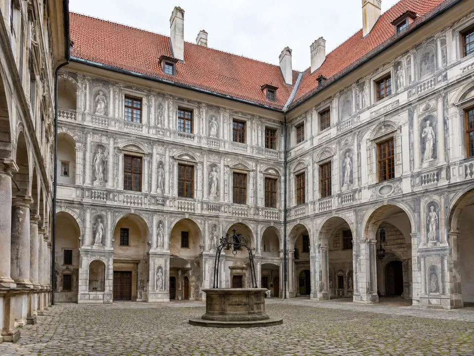 La cour peinte du château bas du Schloss Ambras Innsbruck